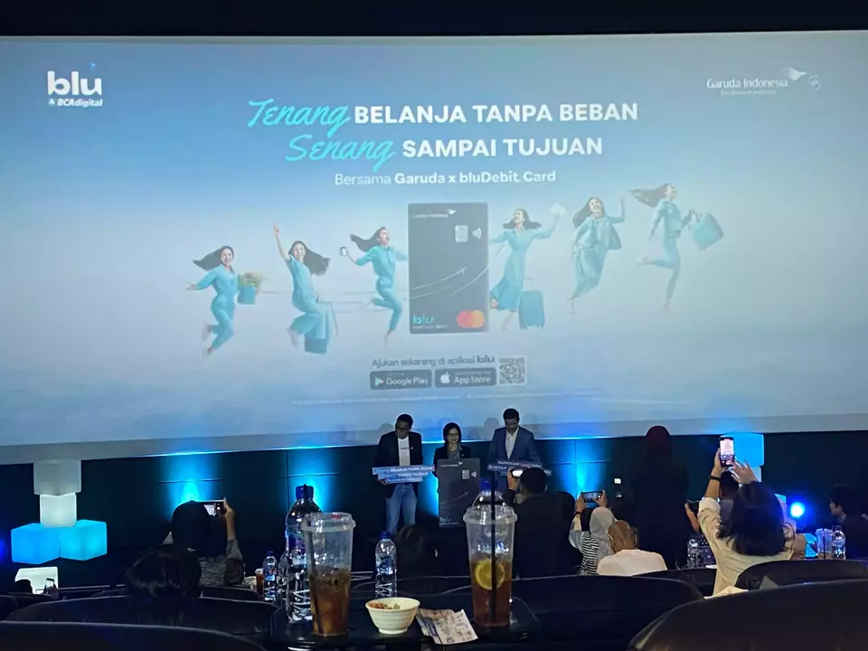 Peluncuran Garuda x bluDebit Card yakni kartu debit co-brand digital pertama di Indonesia kolaborasi antara PT Bank Digital BCA atau BCA Digital bersama PT Garuda Indonesia Tbk (GIAA) atau Garuda Indonesia di Jakarta, Selasa (10/12/2024). (B-Universe Photo/Alfida Rizky Febrianna)