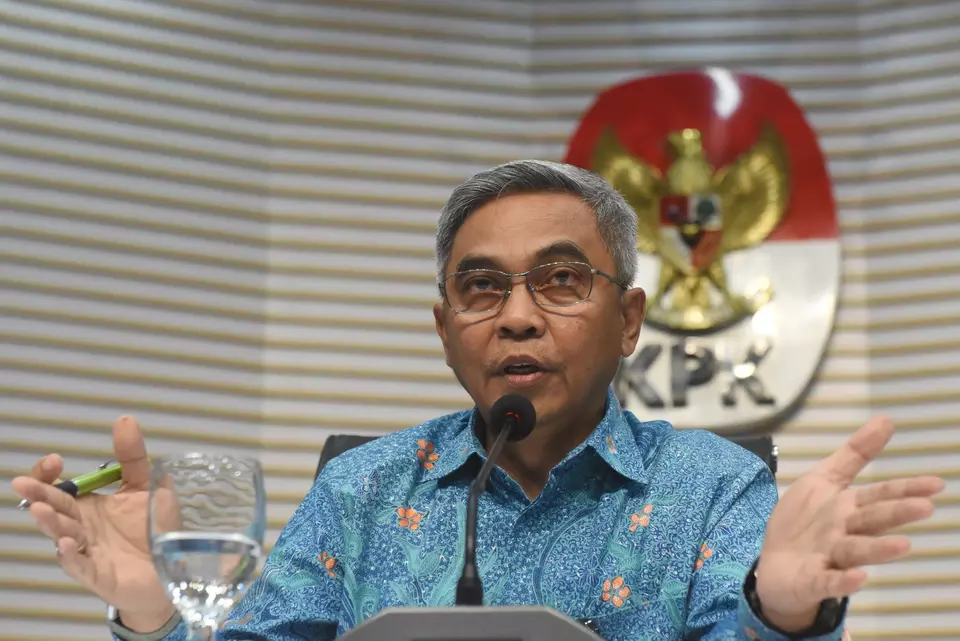 Ketua KPK Setyo Budiyanto memberikan keterangan pers terkait penetapan tersangka Sekjen PDI Perjuangan Hasto Kristiyanto di Gedung Merah Putih KPK, Jakarta, Selasa (24/12/2024). (ANTARA FOTO/Indrianto Eko Suwarso)
