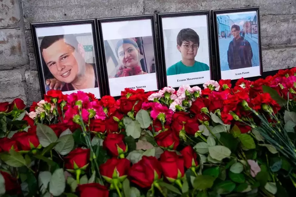 Tiga puluh delapan dari 67 penumpang pesawat Azerbaijan Airlines tewas dalam kecelakaan itu. (Foto: AP)