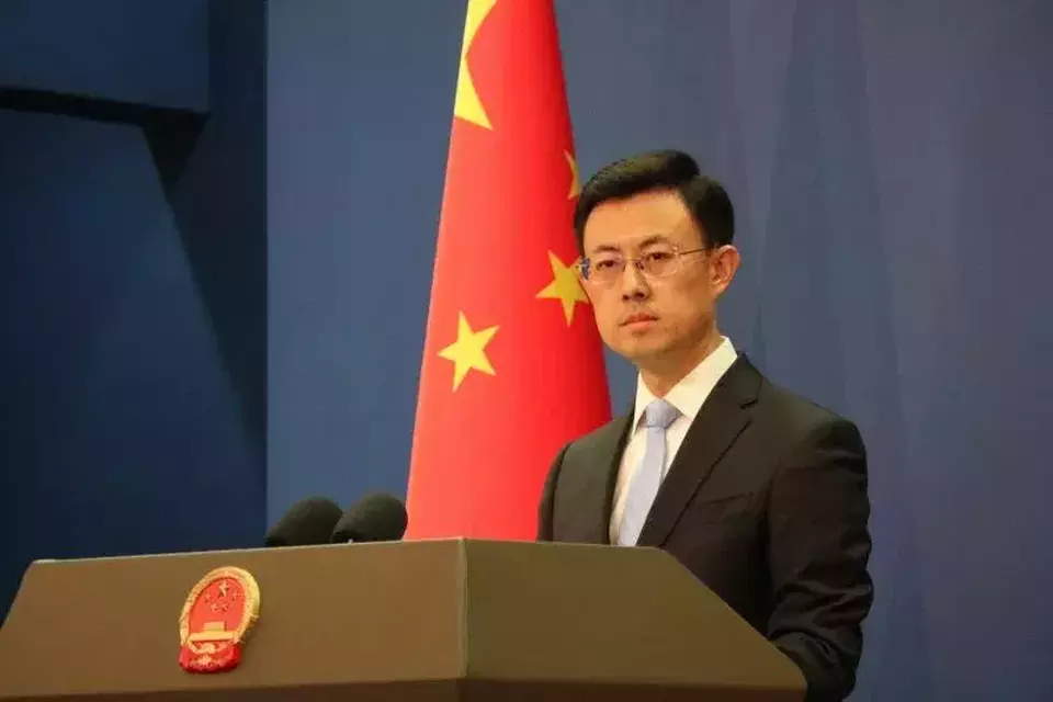 Juru Bicara Kementerian Luar Negeri China Guo Jiakun dalam konferensi pers di Beijing pada Senin (06/01/2025). Pemerintah China membantah adanya informasi soal tersebarnya "virus tidak dikenal" yang menyebabkan infeksi saluran pernapasan di negara tersebut. (Foto: ANTARA/ Desca Lidya Natalia)