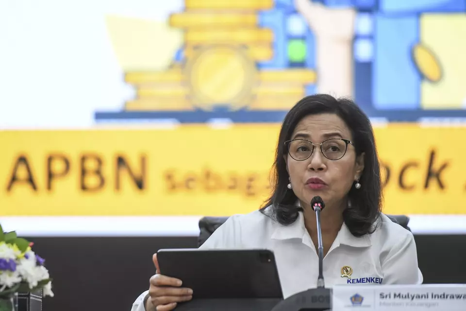 Menteri Keuangan Sri Mulyani Indrawati menyampaikan keterangan saat konferensi pers APBN Kita di Kemenkeu, Jakarta, Senin (6/1/2025). (ANTARA FOTO/Hafidz Mubarak A)
