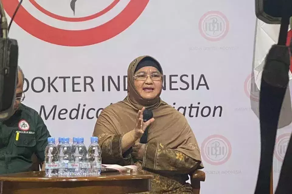 Ketua Satgas Covid-19 PB IDI Erlina Burhan dalam Temu Media - Pembelajaran 3 Tahun Pandemi di Jakarta, Kamis (9/3/2023). (Foto: ANTARA/Hreeloita Dharma Shanti)