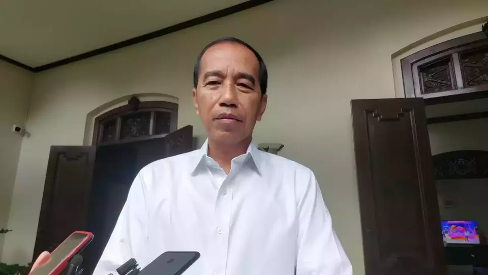Presiden ke-7 RI, Joko Widodo (Jokowi) di kediamannya di Kota Solo, Jawa Tengah, Selasa, 14 Januari 2025. (Beritasatu.com/Wijayanti Putri)