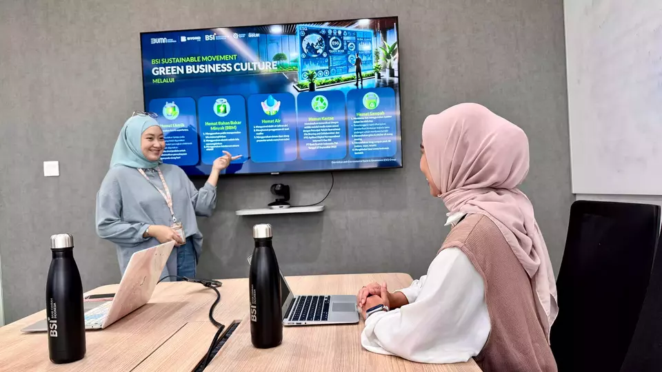 BSI mencetak kenaikan peringkat ESG dalam Bloomberg ESG Score ke level 3.86 dari sebelumnya 2.24. Berdasarkan capaian ini, BSI menduduki peringkat 4 di tingkat nasional untuk bank umum dan di tingkat internasional untuk bank syariah global yakni MBSB BHD, Abu Dhabi Islamic Bank, Qatar Islamic Bank, dan posisi keempat global yakni BSI. (ist)