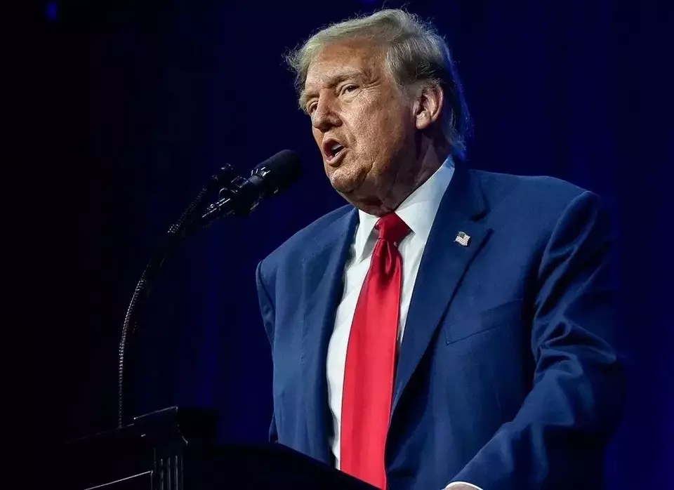 Presiden Amerika Serikat (AS) Donald Trump terlihat di sini pada 15 Juni 2025 mengusulkan pemberian kartu hijau secara otomatis kepada warga negara asing yang lulus dari perguruan tinggi AS. (Foto: Adam J. Dewey/Anadolu/Getty Images via CNN Newsource)
