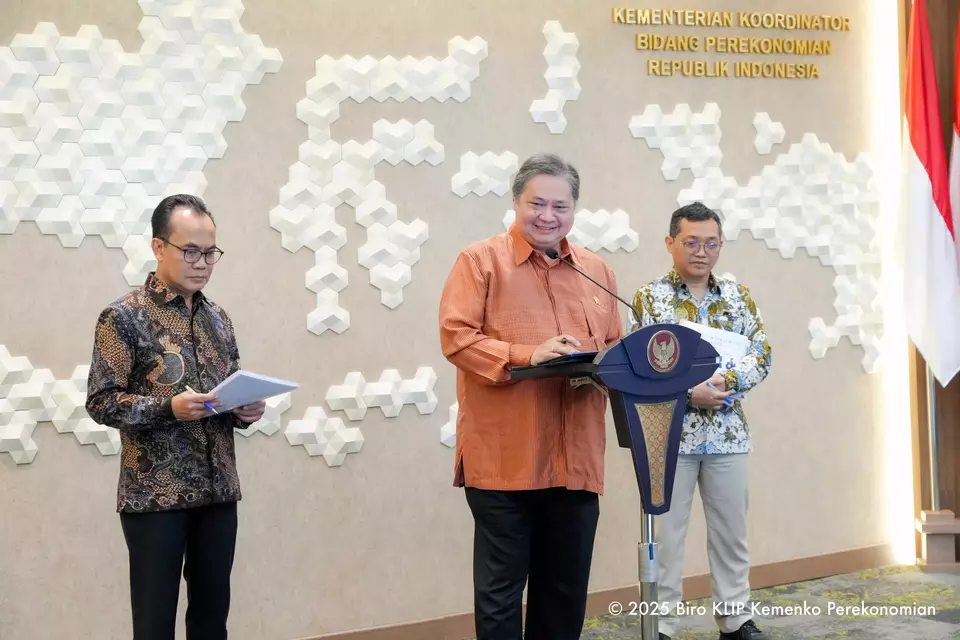 Menteri Koordinator Bidang Perekonomian Airlangga Hartarto dalam Konferensi Pers Produk Domestik Bruto (PDB) Triwulan IV-2024 dan Full Year 2024 di Kantor Kemenko Perekonomian, Rabu, 5 Februari 2025. (Kemenko Perekonomian)