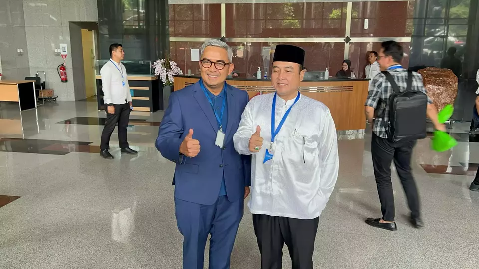Wali Kota Bandung terpilih, Muhammad Farhan dan Wakil Wali Kota Bandung terpilih, Erwin mendatangi kantor Komisi Pemberantasan Korupsi (KPK), Senin (17/2/2025).