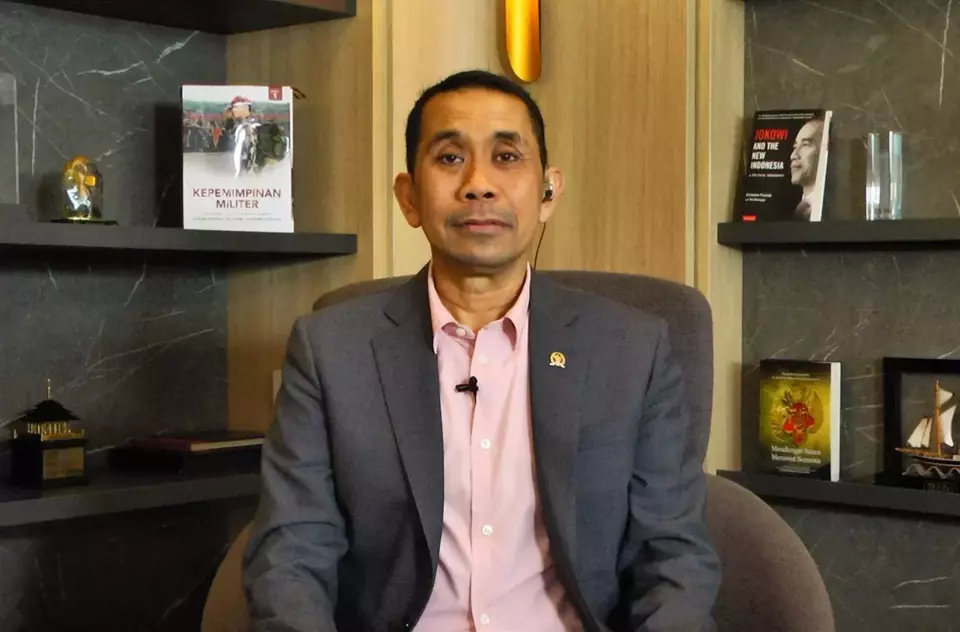 Anggota Komisi XI DPR Kamrussamad saat wawancara dalam Investor Daily Talk di IDTV, pada Selasa (18/2/2025). (B-Universe Photo)