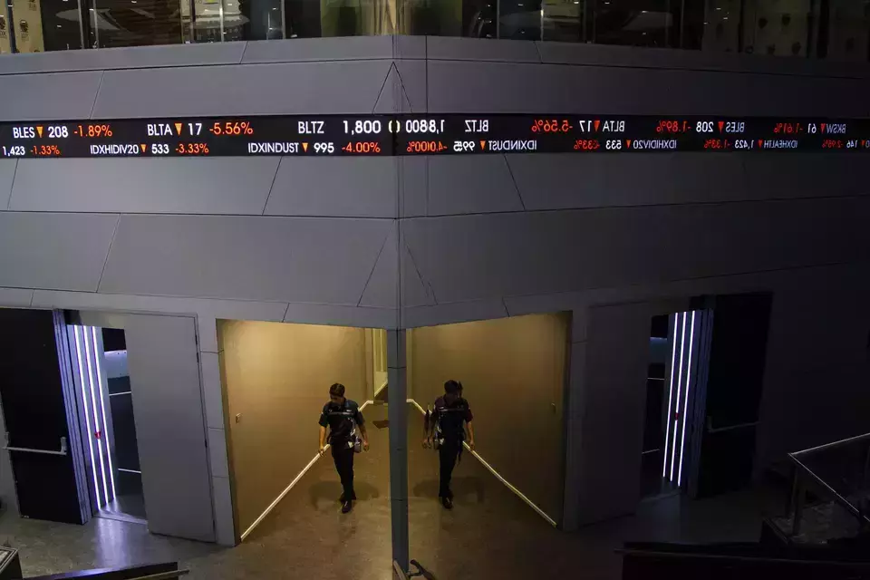 Layar pergerakan harga saham di Bursa Efek Indonesia (BEI), Jakarta. (Antara/Dhemas Reviyanto)