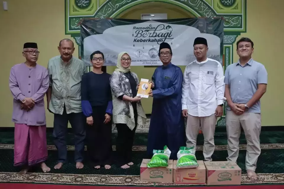 Kegiatan promosi sawit sambil berbagi kebahagiaan dengan anak yatim di momen Ramadan digelar Forwatan bersama Gapki dan para pelaku industri di Panti Asuhan Yatim Piatu Yayasan Al-Mukhlisin Cibubur, Jakarta, baru-baru ini. (Foto : Istimewa)