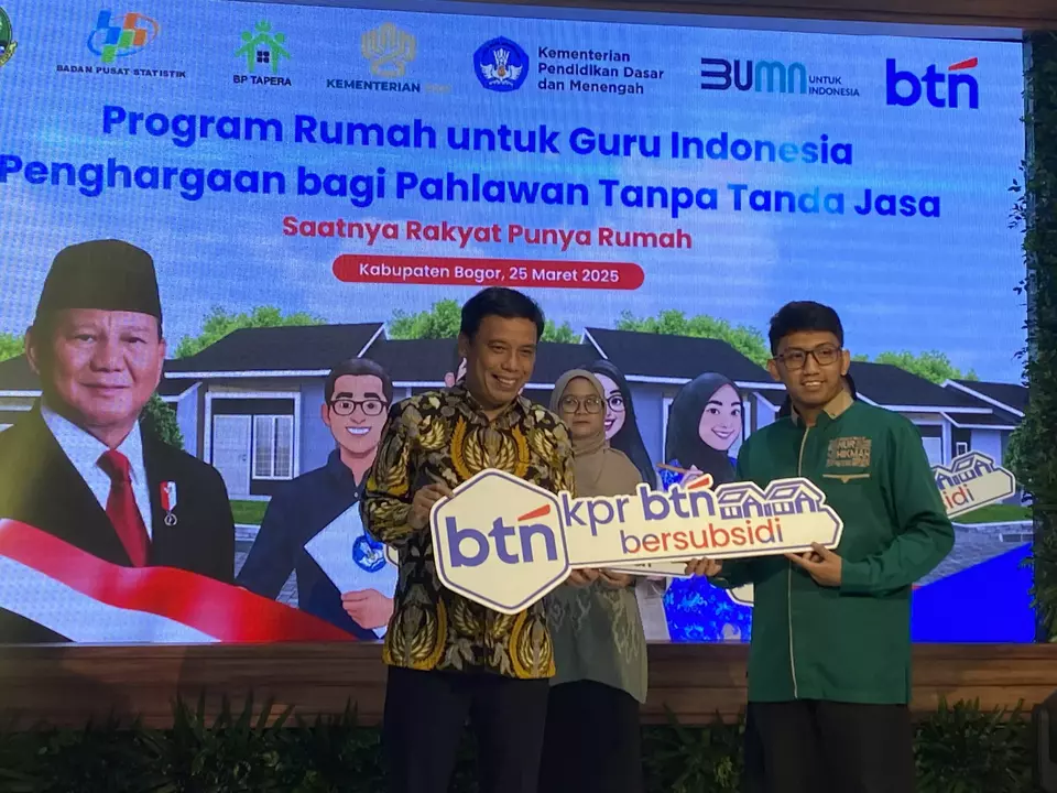 Direktur Utama BTN Nixon LP Napitupulu dalam seremoni Peluncuran Program Rumah untuk Guru Indonesia di Perumahan Pesona Kahuripan 10, Cikahuripan, Kabupaten Bogor, Jawa Barat, Selasa (25/3/2025). (B-Unieverse Photo/Ichsan Ali)