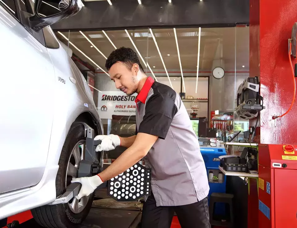 Pengecekan ban kendaraan. (ist)