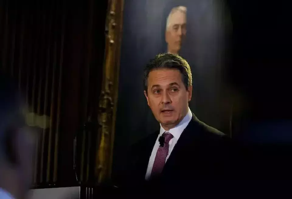 Alberto Musalem selaku Presiden dan CEO Federal Reserve Bank of St. Louis di New York City, Amerika Serikat (AS) pada 20 Februari 2025. (Foto: REUTERS)