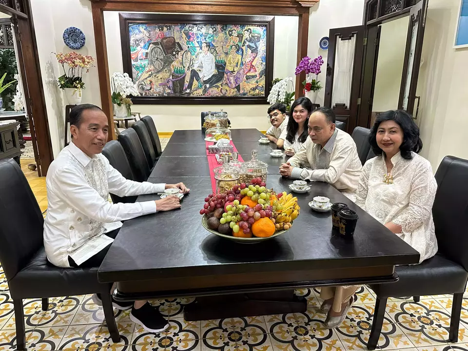 Menteri Koperasi Budi Arie Setiadi menemui Jokowi di Solo, Jawa Tengah, Selasa (1/4/2025). (Foto: IST)