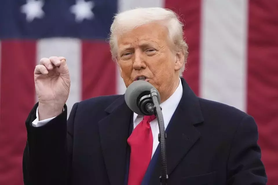 Presiden Amerika Serikat (AS) Donald Trump berpidato dalam acara pengumuman tarif baru di Rose Garden, Gedung Putih, Washington, AS pada Rabu (2/4/2025). (Foto: AP/ Mark Schiefelbein)