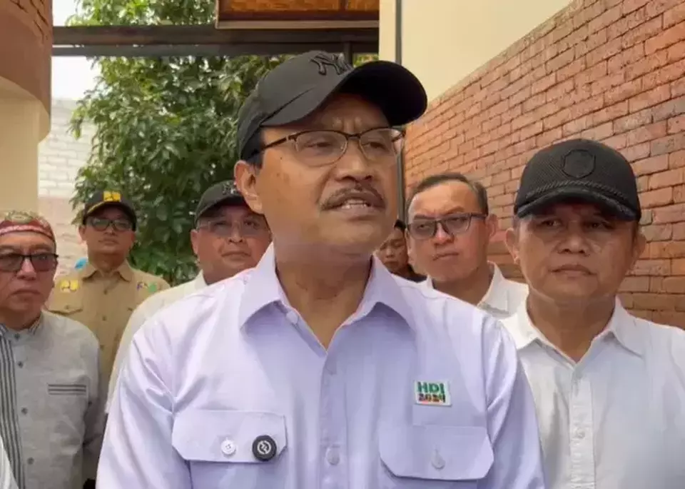 Menteri Sosial, Saifullah Yusuf atau Gus Ipul di Mojokerto, Jawa Timur, pada Minggu (13/4/2025). (B-Universe Photo/Achmad Supriyadi)