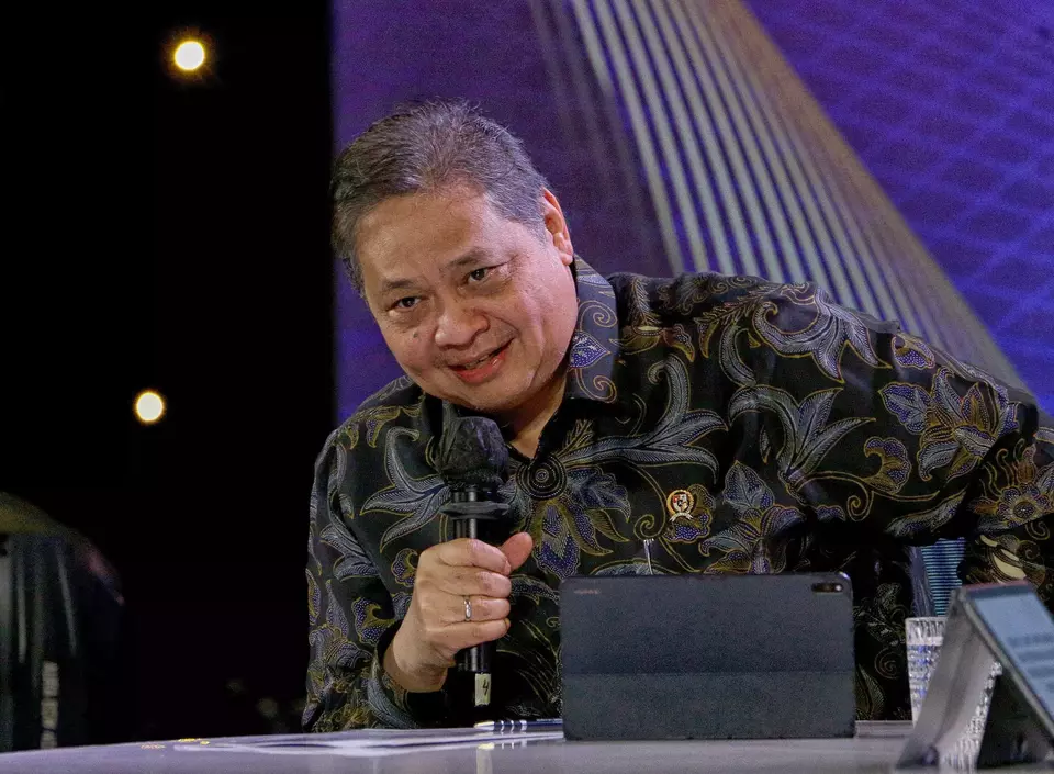 Menteri Koordinator Bidang Perekonomian Airlangga Hartarto, menjadi narasumber dalam Investor Daily Roundtable di hotel Westin, Jakarta, belum lama ini. (B-Universe Photo/Joanito De Saojoao)