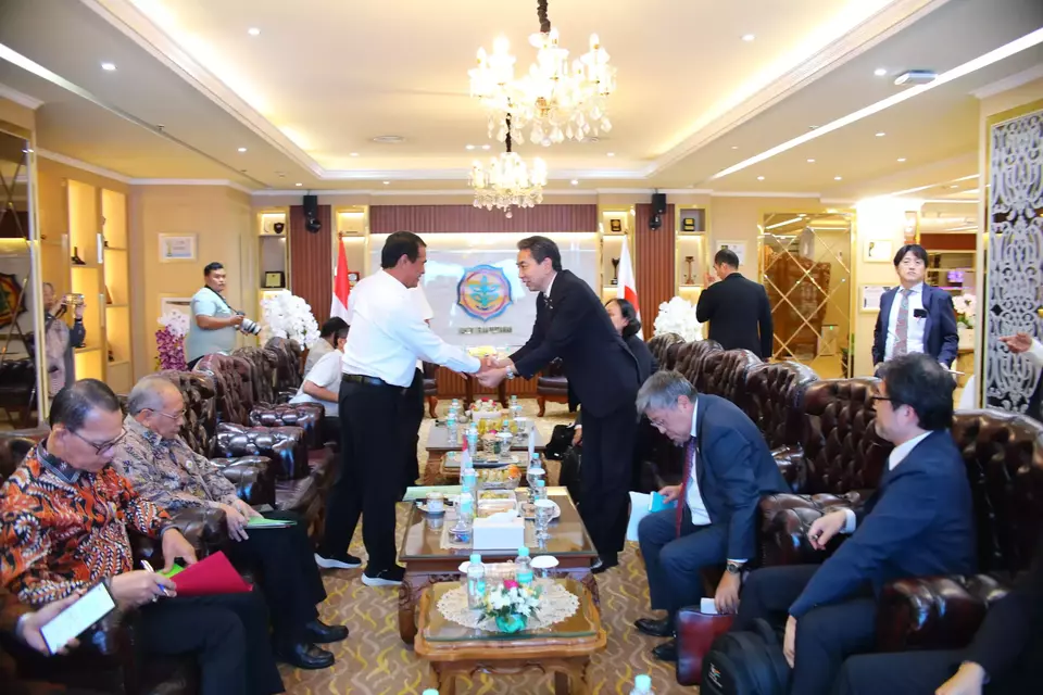 Menteri Pertanian (Mentan) RI, Andi Amran Sulaiman menerima kunjungan Menteri Pertanian, Kehutanan, dan Perikanan Jepang, Eto Taku. (Foto: Kementan)
