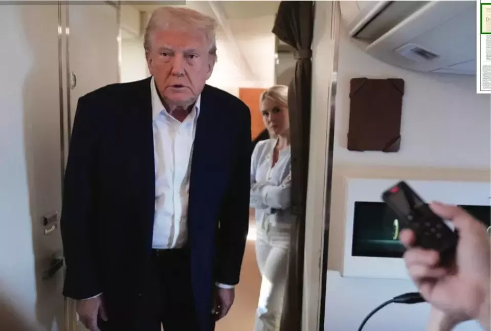 Presiden AS Donald Trump berbicara kepada wartawan di atas pesawat kepresidenan Air Force One saat hendak Kembali ke Washington dari West Palm Beach, Florida, pada Minggu (04/05/2025). Menandai 100 hari pemerintahannya, Trump memberikan penjelasan Panjang lebar tentang kondisi ekonomi AS. (Foto: Investor Daily/AP Photo/Manuel Balce Ceneta) 