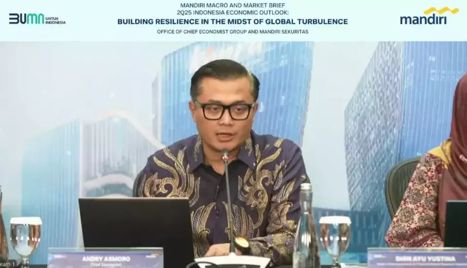 Chief Economist Bank Mandiri Andry Asmoro dalam media briefing secara virtual pada Senin (19/5/2025). (Investor Daily/Arnoldus Kristianus)
 
