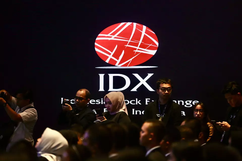 Pengunjung berada di galeri Bursa Efek Indonesia (BEI), Jakarta. (Investor Daily/David Gita Roza)