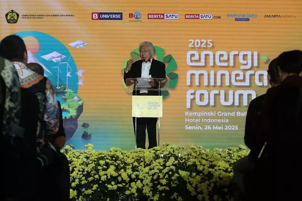 Executive Chairman B-Universe Enggartiasto Lukita memberikan sambutan saat 2025 Energi Mineral Forum di Jakarta, Senin (26/5/2025). (Foto: Investor Daily/ David Gita Roza)