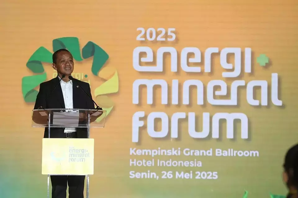 Menteri Energi dan Sumber Daya Mineral (ESDM) Bahlil Lahadalia memberikan keynote speech saat 2025 Energi Mineral Forum di Jakarta, Senin (26/5/2025). (Foto: Investor Daily/ David Gita Roza)