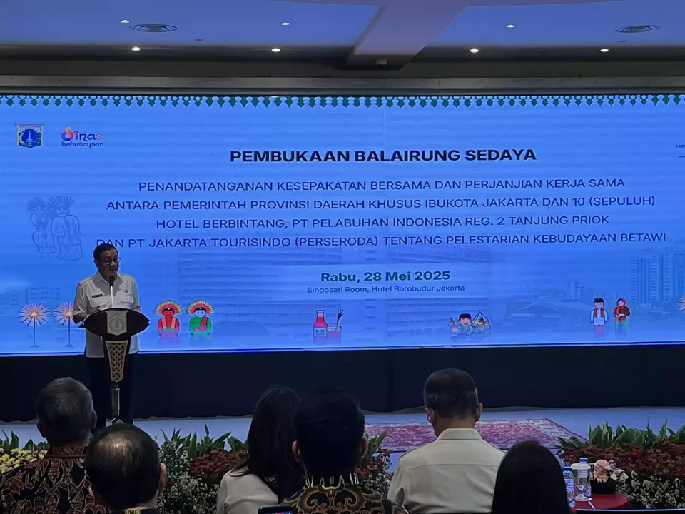 Gubernur Pramono Anung membuka acara Balairung Sedaya di Singosari Room, Hotel Borobudur pada Selasa (28/5/2025).