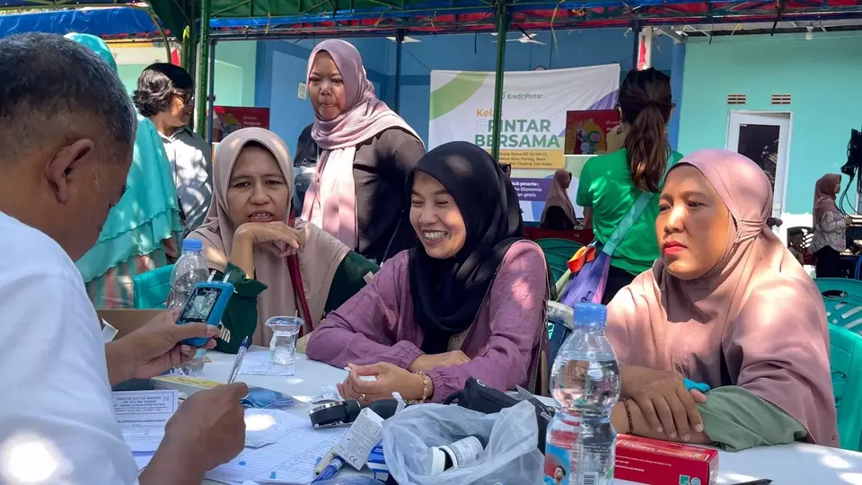 Kelas Pintar Bersama dan pemeriksaan kesehatan gratis bagi seluruh peserta di Ciseeng, Kabupaten Bogor, Sabtu (31/5/2025).