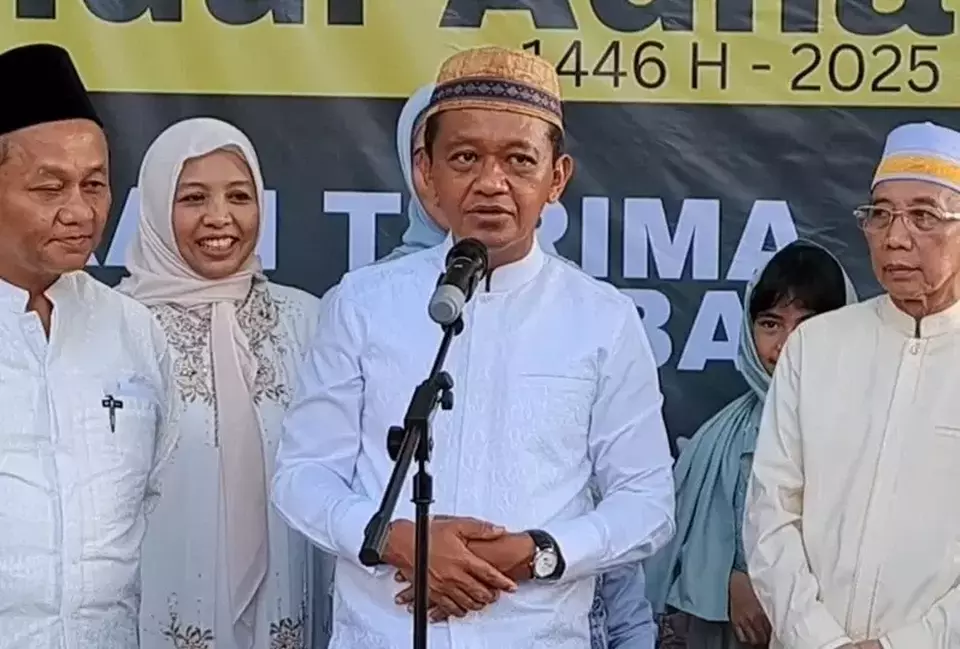 Menteri Energi dan Sumber Daya Mineral (ESDM) Bahlil Lahadalia (tengah) di kantor DPP Partai Golkar, Jakarta, Jumat (6/6/2025). (B-Universe Photo)