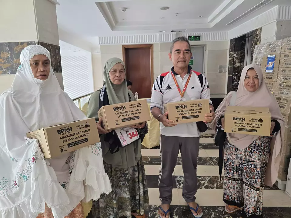 Layanan konsumsi kepada jemaah haji pada 14-15 Dzulhijjah setelah Arafah, Muzdalifah, dan Mina (Armuzna), Arab Saudi. 