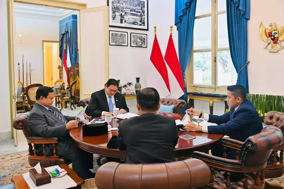 Menteri Koordinator Bidang Perekonomian Airlangga Hartarto menghadiri Rapat Terbatas Bersama Jajaran Menteri Kabinet Merah Putih yang dipimpin oleh Presiden Prabowo Subianto di Istana Merdeka, Jumat 27 Juni 2025. (Kemenko Perekonomian/Istimewa)