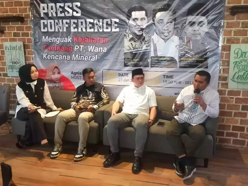 Diskusi publik Anatomi Pertambangan Indonesia (API) soal tambang ilegal di kawasan Cikini, Jakarta Pusat, Jumat (27/6/2025).
