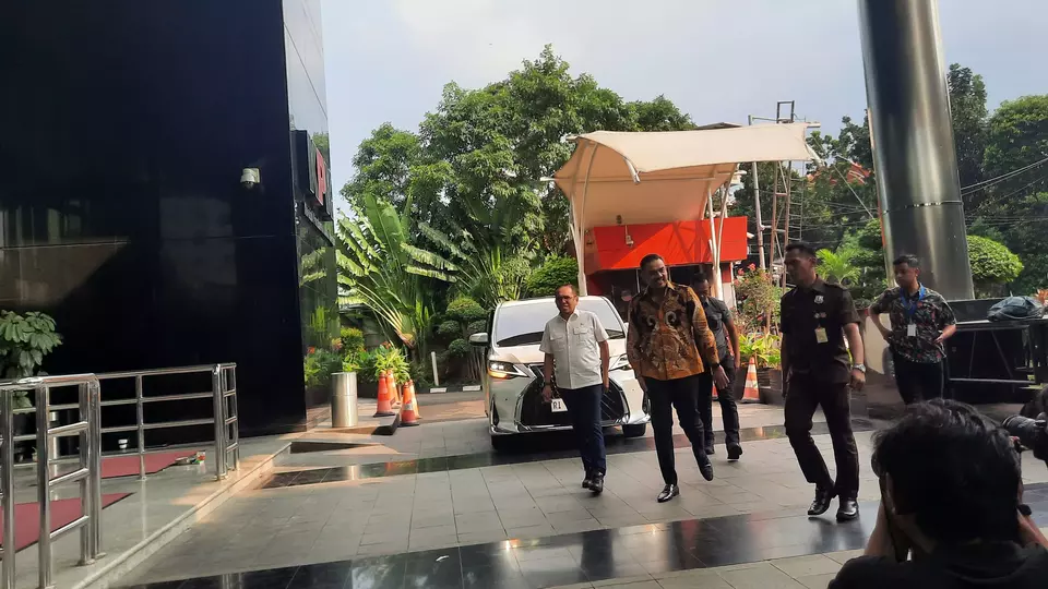 Menteri Usaha Mikro, Kecil, dan Menengah (UMKM) Maman Abdurrahman menyambangi gedung Merah Putih Komisi Pemberantasan Korupsi pada Junat (4/7/2025) sore WIB.