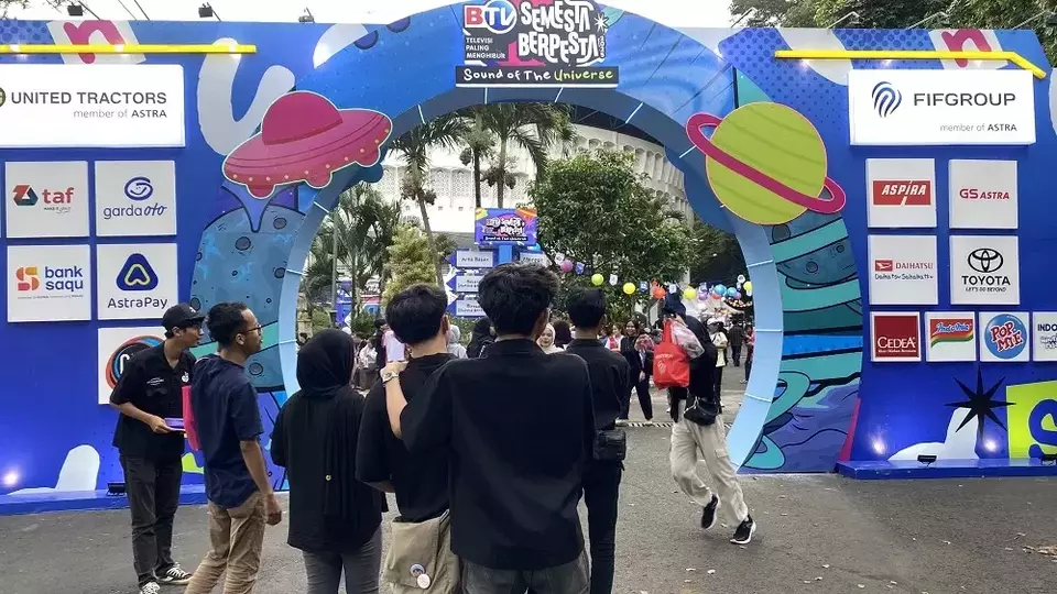 Ribuan penonton BTV Semesta Berpesata Malang padati gate pada Sabtu (5/7/2025). (Foto: B-Universe/ Putu Ayu Pratama Sugiyo)