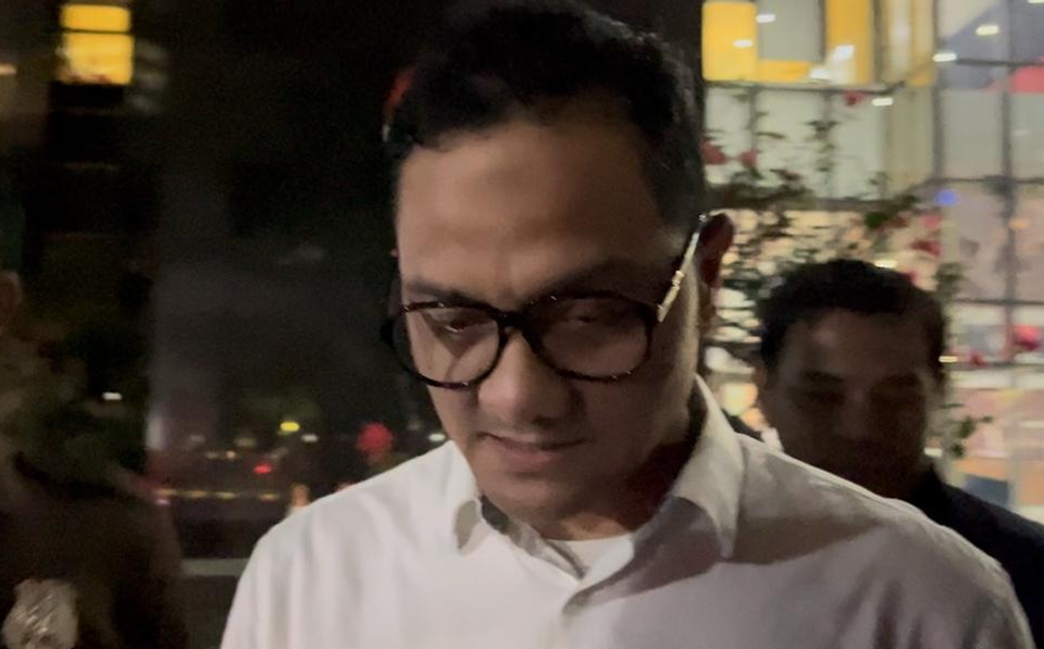 Kepala BPKH Fadlul Imansyah seusai diperiksa KPK di gedung Merah Putih KPK, Kuningan, Jakarta Selatan, Selasa, 8 Juli 2025. (Foto: Yustinus Patris Paat)
