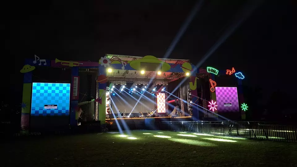 Suasana panggung BTV Semesta Berpesta Yogyakarta di Stadion Kridosono, Jumat (18/7/2025). (Foto: Celvin M Sipahutar)