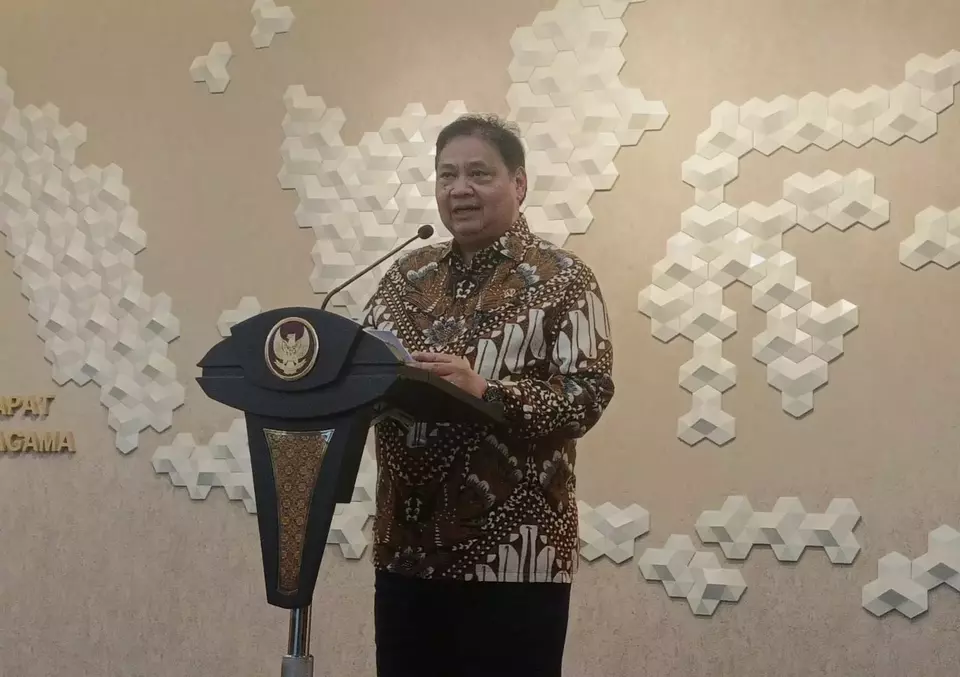 Menteri Koordinator Bidang Perekonomian Airlangga Hartarto dalam konferensi pers di Kantor Kementerian Koordinator Bidang Perekonomian pada Kamis (24/7/2025). (Investor Daily/Arnoldus Kristianus)