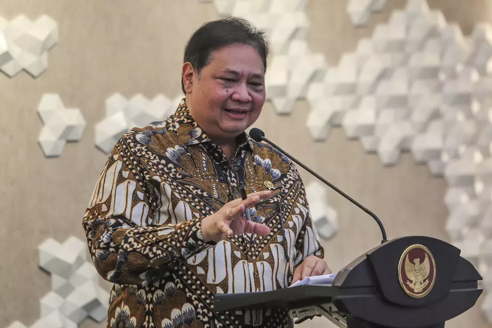 Menteri Koordinator Bidang Perekonomian Airlangga Hartarto menyampaikan keterangan pers terkait Joint Statement Indonesia-Amerika Serikat di Jakarta, Kamis (24/7/2025). (ANTARA FOTO/Asprilla Dwi Adha)