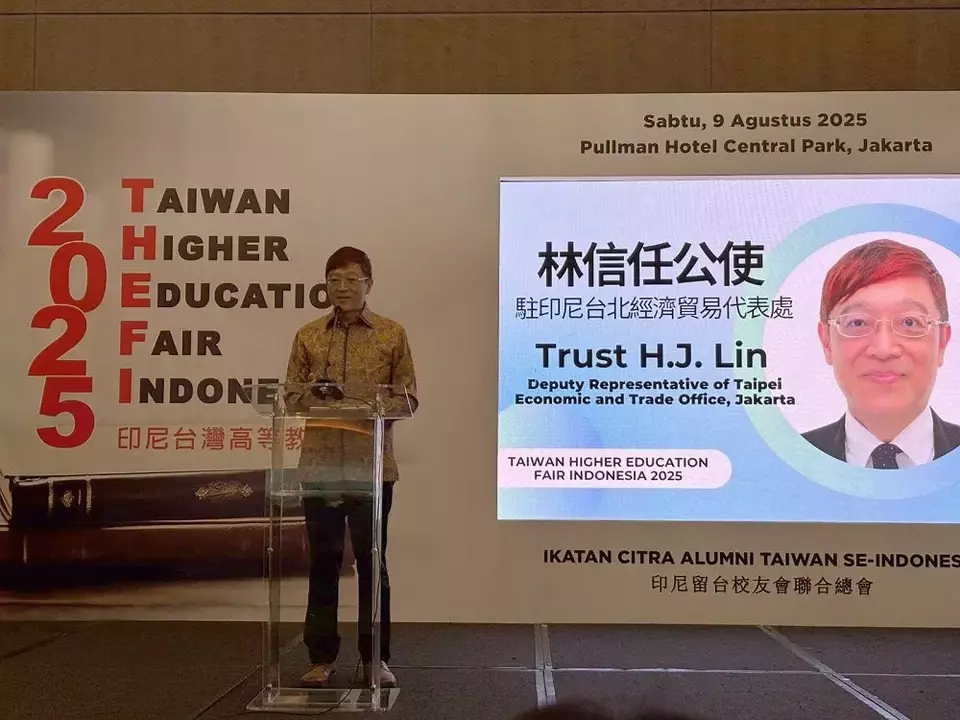 Wakil Kepala Taipei Economic and Trade Office (TETO) di Indonesia, Trust Lin, memberikan kata sambutan saat menghadiri pembukaan Pameran Pendidikan Tinggi Taiwan 2025 di Jakarta. (Foto: Istimewa)