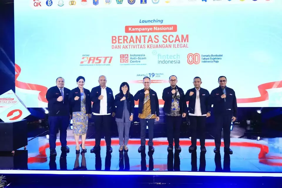 Satuan Tugas (Satgas) Indonesia Anti-Scam Center (IASC) dalam acara Kampanye Nasional Berantas Scam dan Aktivitas Keuangan Ilegal di Jakarta, Selasa (19/8/2025). (Foto: OJK)