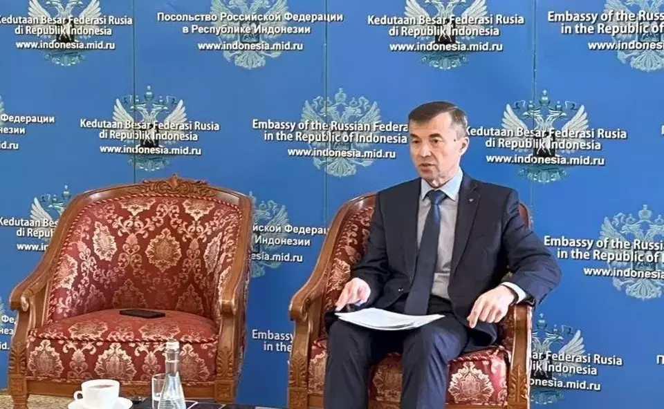 Duta Besar Federasi Rusia untuk Indonesia Sergei Tolchenov menyampaikan pernyataannya dalam taklimat media di Jakarta, Rabu (20/8/2025). (Foto: ANTARA/ Nabil Ihsan)