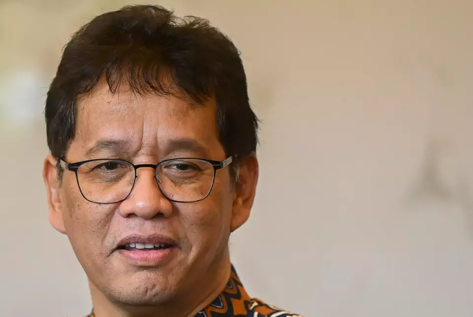 Menteri Keuangan Purbaya Yudhi Sadewa memberikan keterangan pers terkait pencairan dana pemerintah di Jakarta. (ANTARA FOTO/Rivan Awal Lingga)