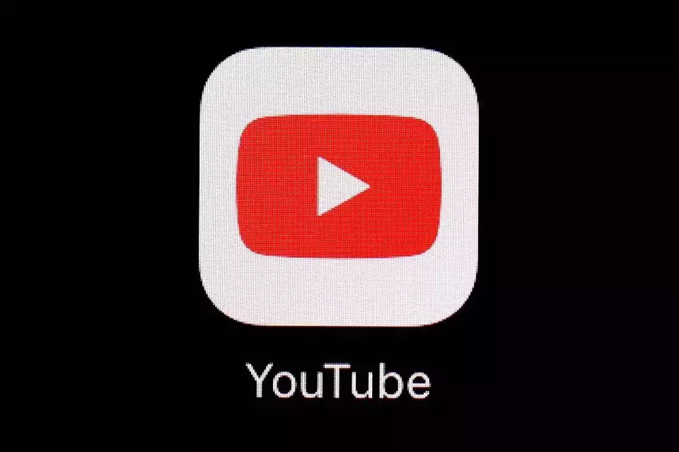 Aplikasi YouTube di sebuah gadget. (Foto: AP/ Patrick Semansky)