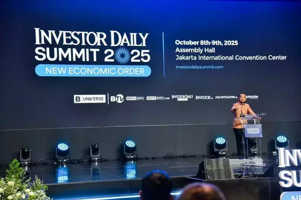 Menteri Energi dan Sumber Daya Mineral (ESDM) Bahlil Lahadalia memberikan sambutan saat menjadi pembicara utama dalam forum Investor Daily Summit 2025 di Jakarta, Kamis (9/10/2025). (Foto: ANTARA/HO-Kementerian ESDM)