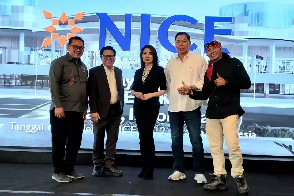 Kiri-Kanan: Rian Adrian Managing Director Nusantara International Convention Exhibition (NICE PIK 2) , Carolyn Khoe Senior Project Manager, PT Wahana Kemalaniaga Makmur, Tejo Mulyono,  Perkumpulan Pelaku Logistik Indonesia, Hesti Darmayanti, Ketua Umum PPLI, Perkumpulan Pelaku Logistik Indonesia,  Rahmat Kusnedi, President, Indonesian Pastry Alliance  Slamet Jarwanto,
Wakil Presiden Bidang Marketing, Event, dan Media Relation. Indonesian Chef Association,   Gusti Laksamana, Secretary General, Specialty Coffee Association Indonesia