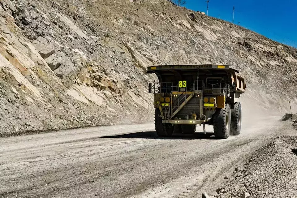 Kegiatan di lokasi tambang  PT Amman Mineral Nusa Tenggara (AMNT)