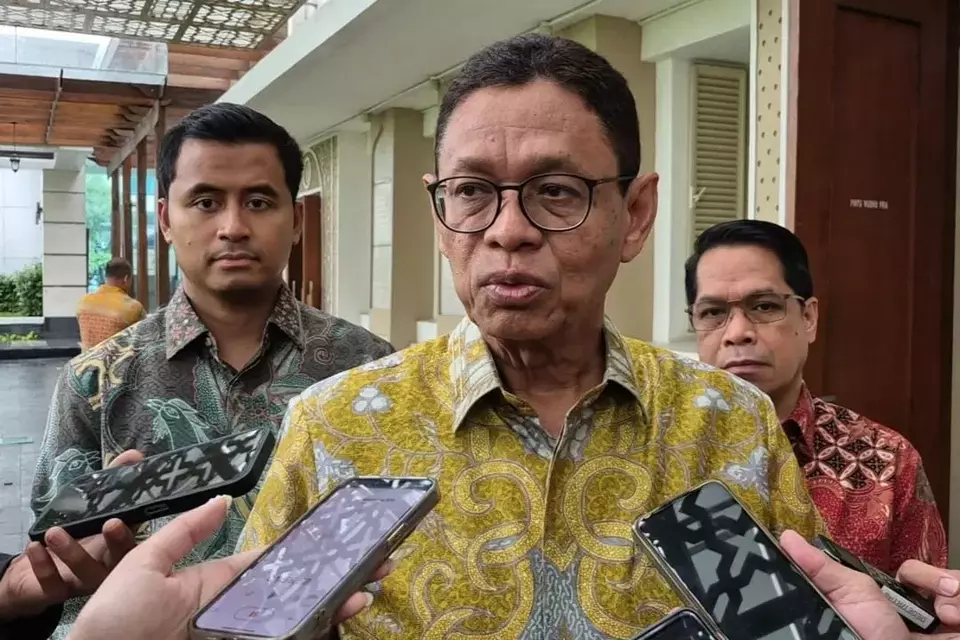 Wakil Menteri Energi dan Sumber Daya Mineral (ESDM), Yuliot Tanjung, di kantor Kementerian ESDM, Jakarta, Jumat (7/11/2025). (B-Universe Photo/Bambang Ismoyo)