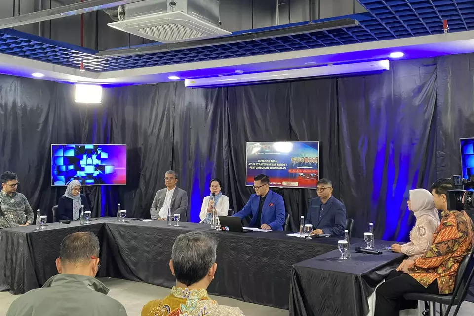 The Forum: B-Universe Focus Group Discussion (FGD) dengan tema "Outlook 2026: Atur Strategi Kejar Target Pertumbuhan Ekonomi 6%". Acara yang digelar di HQ B-Universe PIK2, Tangerang, Rabu (14/1/2026). (B-Universe Photo/Ichsan Ali)