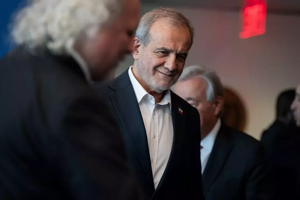 Presiden Iran Masoud Pezeshkian. (Foto: AP/ Angelina Katsanis)